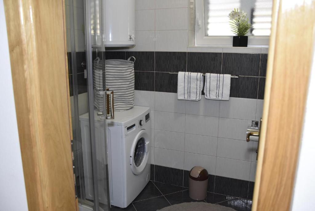 Apartmani Mira Кленовица Экстерьер фото