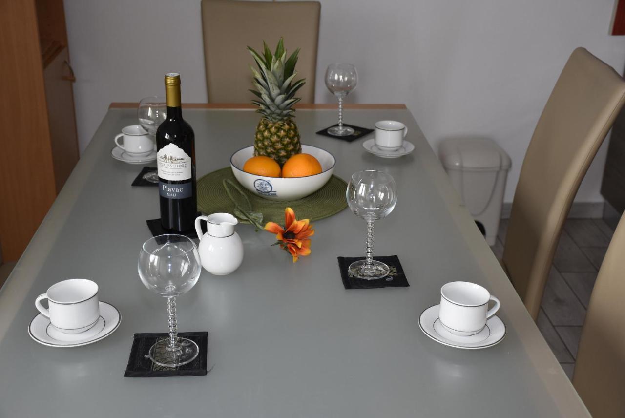 Apartmani Mira Кленовица Экстерьер фото